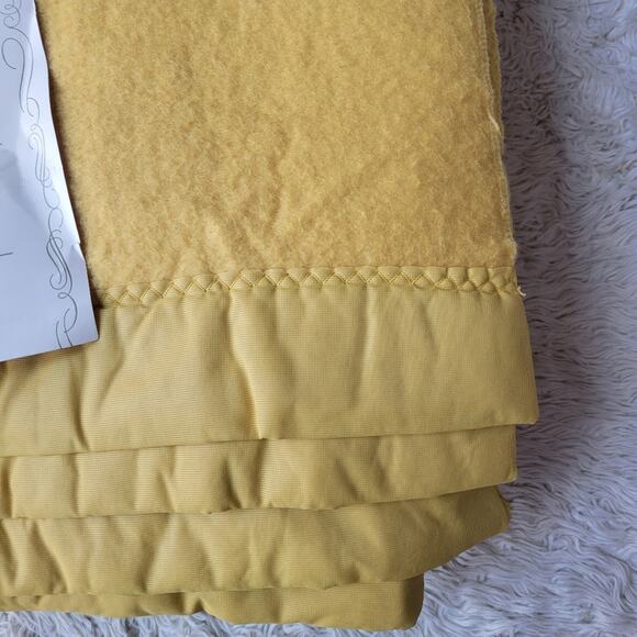 Vintage 70s Chatham Mustard Emerson Satin Trim Blanket Twin Double 72x90 NEW - Picture 4 of 5